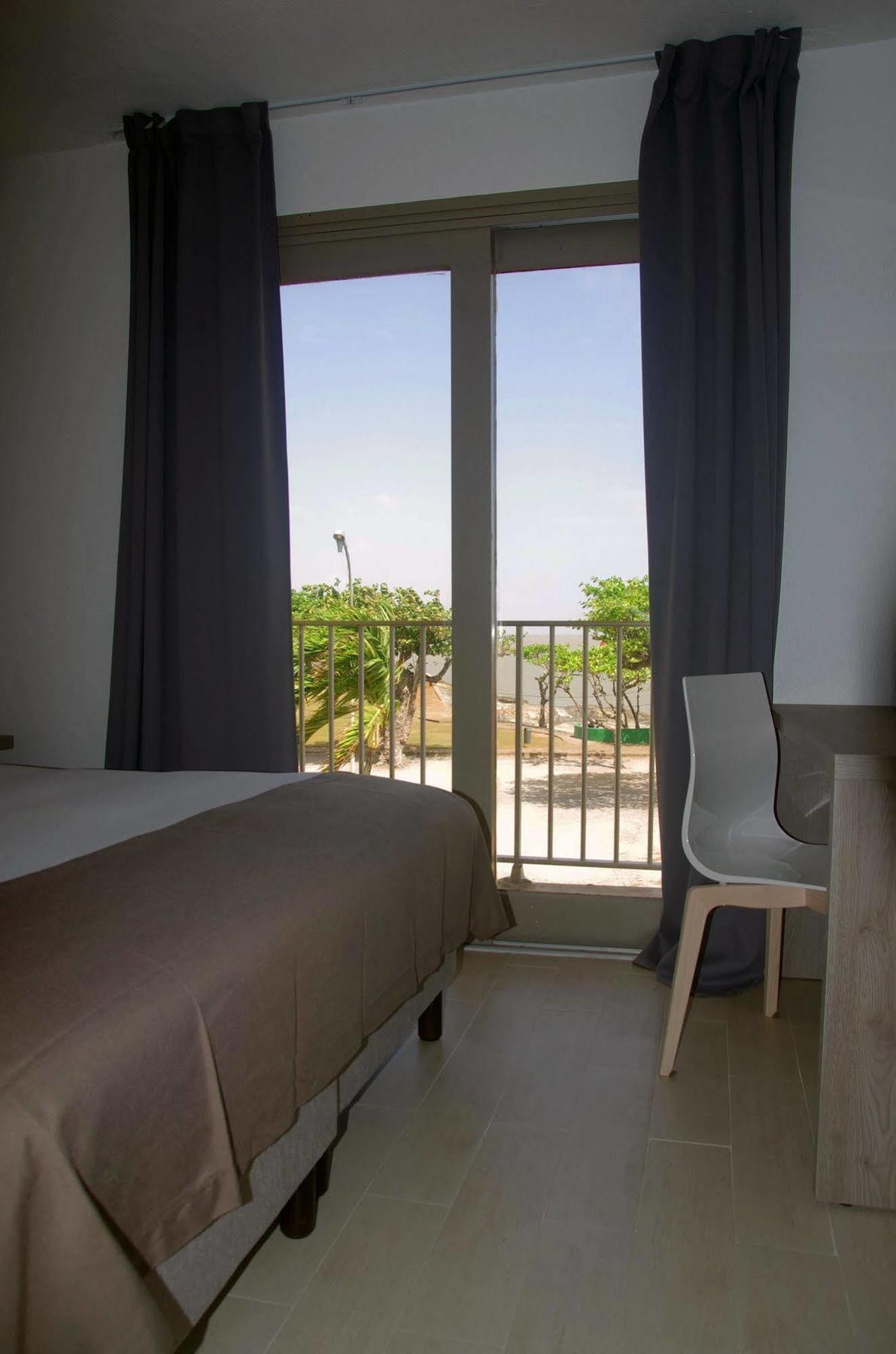 Hotel Des Amandiers Kajenna Zewnętrze zdjęcie